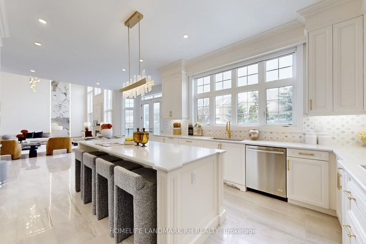 Photo 11 at 38 Kaia Court, Patterson, Vaughan