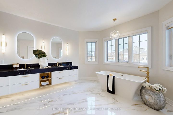 Photo 30 at 38 Kaia Court, Patterson, Vaughan