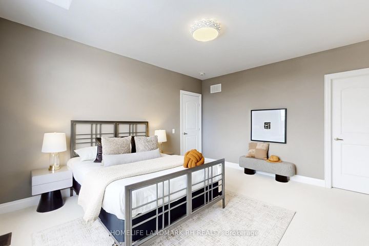 Photo 34 at 38 Kaia Court, Patterson, Vaughan