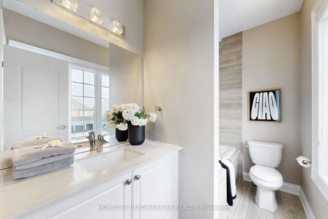 Photo 36 at 38 Kaia Court, Patterson, Vaughan