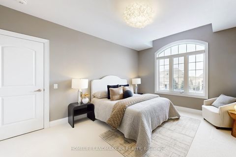 Photo 37 at 38 Kaia Court, Patterson, Vaughan