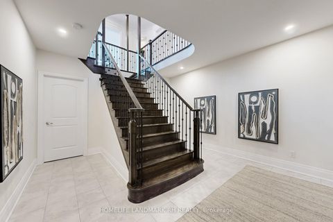 Photo 44 at 38 Kaia Court, Patterson, Vaughan