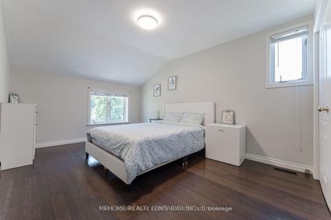 Photo 10 at 16 Abbottswood Road, Bendale, Toronto