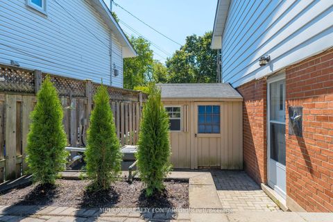 Photo 18 at 16 Abbottswood Road, Bendale, Toronto