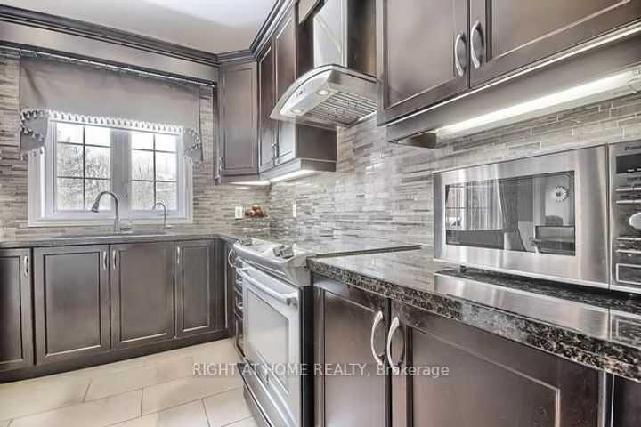 Photo 16 at 154 Peter Rupert Avenue W, Patterson, Vaughan