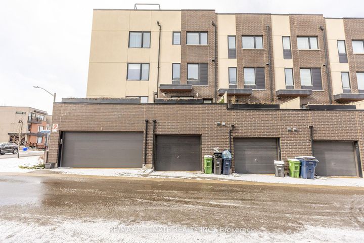 Photo 34 at 13 Caroline Carpenter Grove, CFB, Toronto