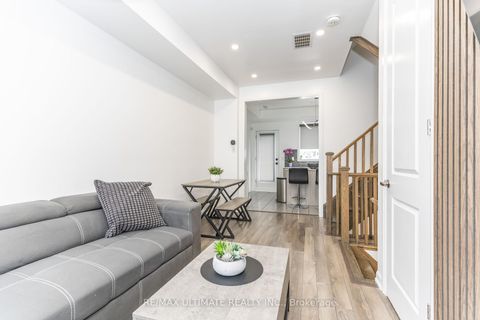 Photo 6 at 13 Caroline Carpenter Grove, CFB, Toronto