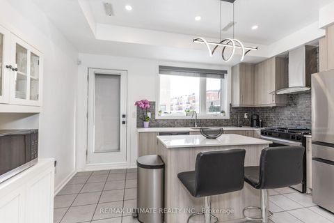 Photo 8 at 13 Caroline Carpenter Grove, CFB, Toronto