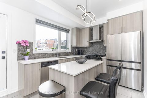 Photo 10 at 13 Caroline Carpenter Grove, CFB, Toronto