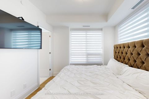 Photo 26 at 2202 - 30 Elm Drive W, City Centre, Mississauga