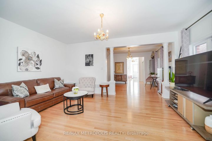 Photo 6 at 58 Lady Loretta Lane, Patterson, Vaughan