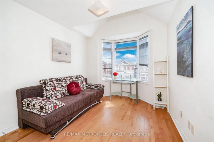 Photo 13 at 58 Lady Loretta Lane, Patterson, Vaughan