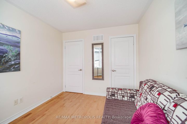 Photo 14 at 58 Lady Loretta Lane, Patterson, Vaughan