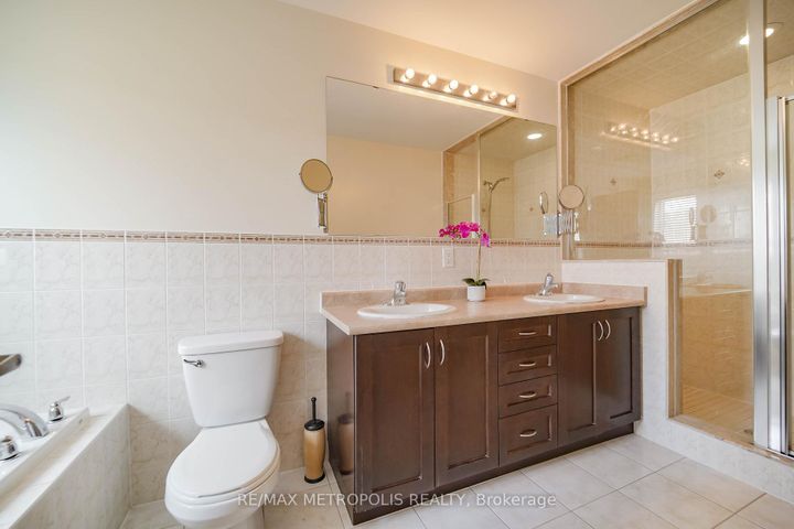 Photo 20 at 58 Lady Loretta Lane, Patterson, Vaughan