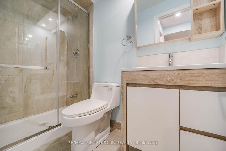 Photo 27 at 58 Lady Loretta Lane, Patterson, Vaughan