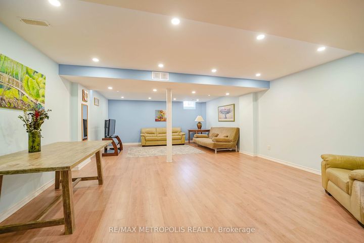 Photo 28 at 58 Lady Loretta Lane, Patterson, Vaughan