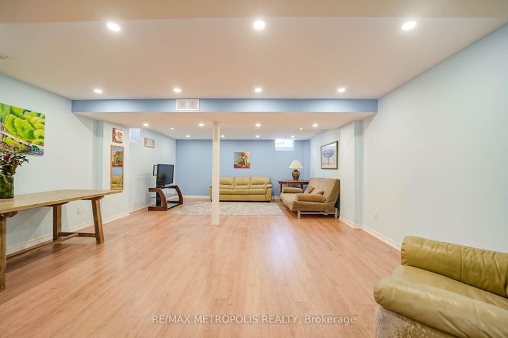 Photo 29 at 58 Lady Loretta Lane, Patterson, Vaughan