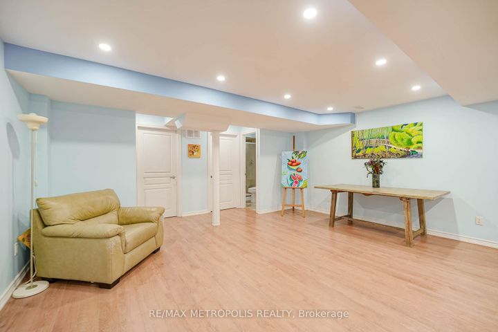 Photo 33 at 58 Lady Loretta Lane, Patterson, Vaughan