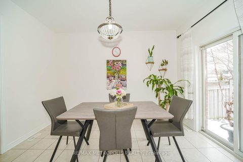 Photo 7 at 58 Lady Loretta Lane, Patterson, Vaughan