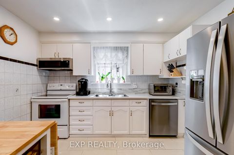 Photo 7 at 436 Oakwood Avenue, Oakwood Village, Toronto