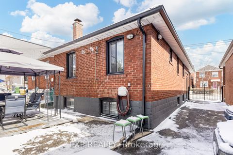 Photo 26 at 436 Oakwood Avenue, Oakwood Village, Toronto