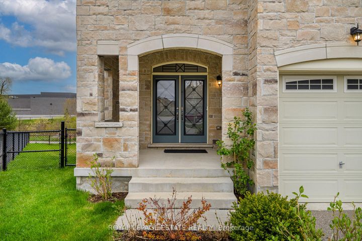 Photo 2 at 29 Provost Trail, Bram West, Brampton