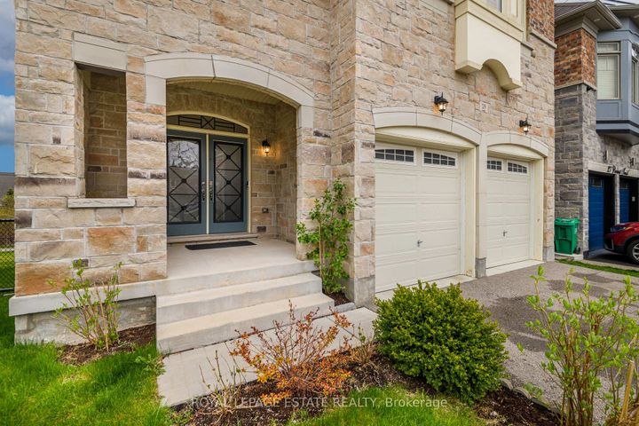 Photo 3 at 29 Provost Trail, Bram West, Brampton