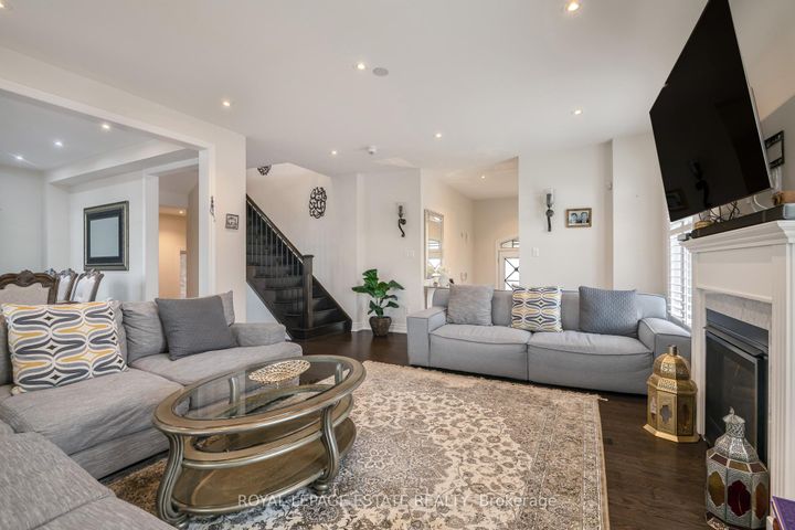 Photo 10 at 29 Provost Trail, Bram West, Brampton