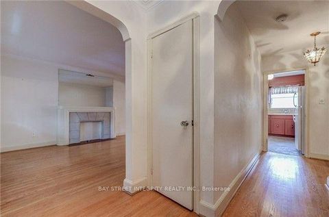 Photo 3 at 889 Royal York Road, Queensway, Toronto