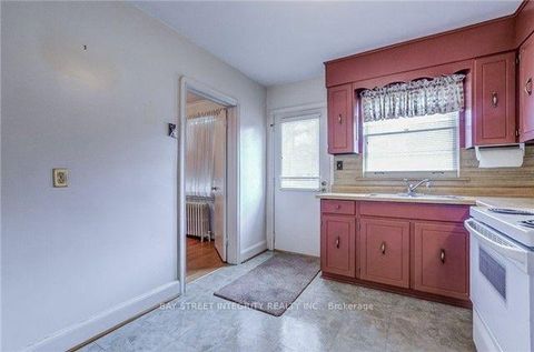 Photo 10 at 889 Royal York Road, Queensway, Toronto