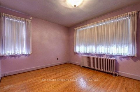 Photo 13 at 889 Royal York Road, Queensway, Toronto