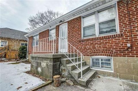 Photo 15 at 889 Royal York Road, Queensway, Toronto