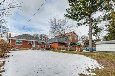 Photo 17 at 889 Royal York Road, Queensway, Toronto