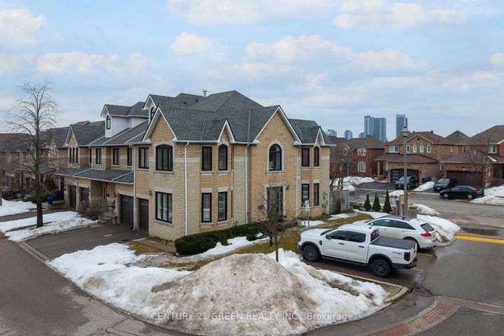 Photo 2 at 170 - 455 Apache Court, Hurontario, Mississauga