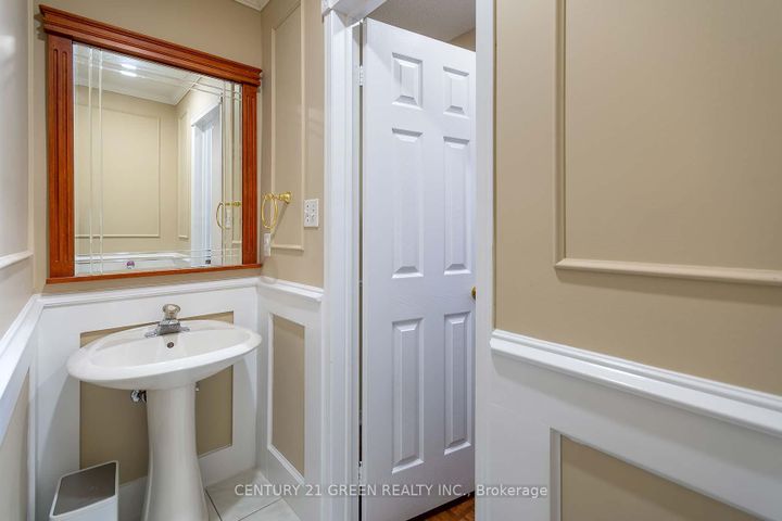 Photo 21 at 170 - 455 Apache Court, Hurontario, Mississauga