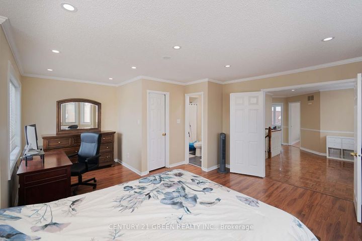 Photo 25 at 170 - 455 Apache Court, Hurontario, Mississauga