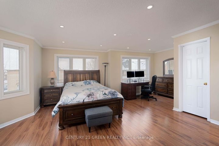 Photo 26 at 170 - 455 Apache Court, Hurontario, Mississauga