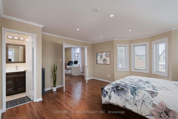 Photo 27 at 170 - 455 Apache Court, Hurontario, Mississauga