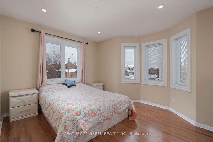 Photo 29 at 170 - 455 Apache Court, Hurontario, Mississauga