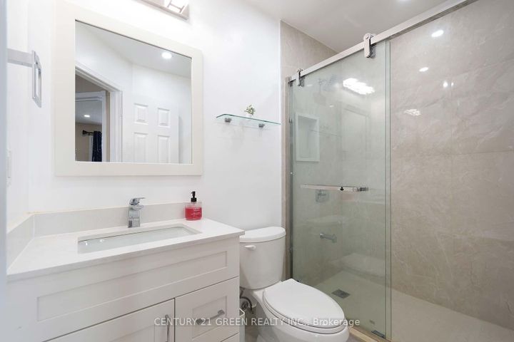 Photo 33 at 170 - 455 Apache Court, Hurontario, Mississauga