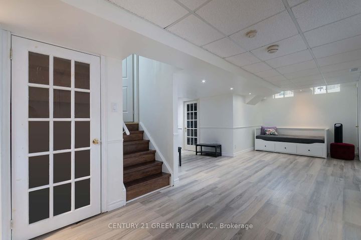 Photo 35 at 170 - 455 Apache Court, Hurontario, Mississauga