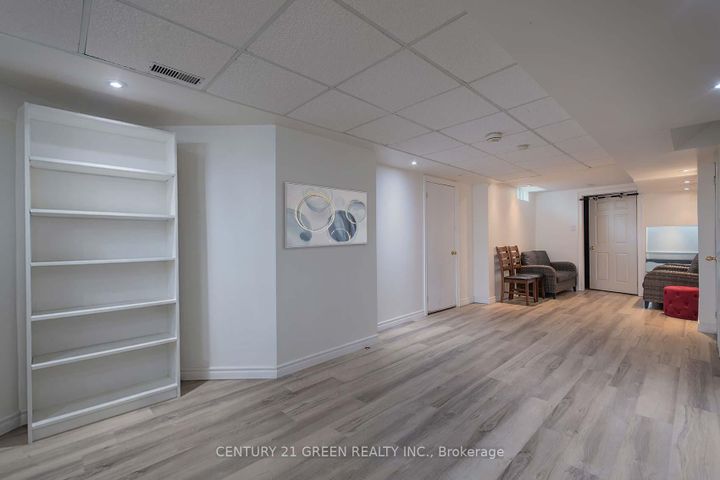 Photo 36 at 170 - 455 Apache Court, Hurontario, Mississauga