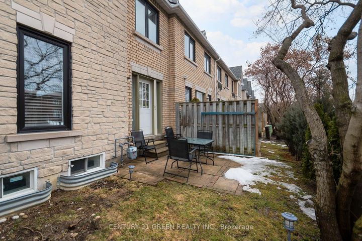Photo 37 at 170 - 455 Apache Court, Hurontario, Mississauga