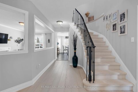 Photo 3 at 12 Muir Drive, Ardagh, Barrie