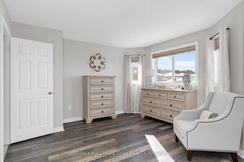 Photo 13 at 12 Muir Drive, Ardagh, Barrie