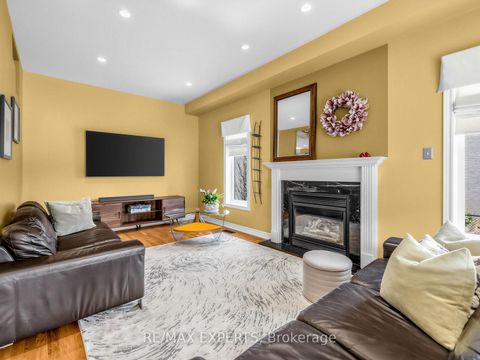 Photo 18 at 203 Thomson Creek Boulevard, Islington Woods, Vaughan