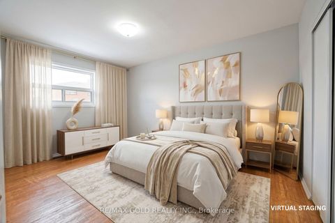 Photo 3 at 130 Duncanwoods Drive, Humber Summit, Toronto