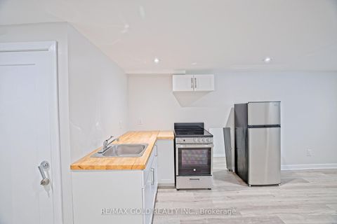 Photo 12 at 130 Duncanwoods Drive, Humber Summit, Toronto