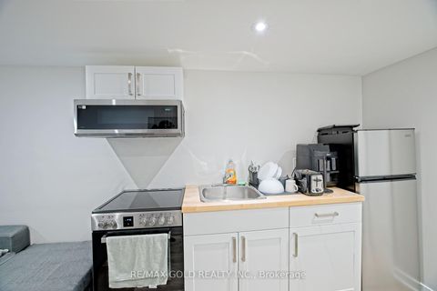 Photo 18 at 130 Duncanwoods Drive, Humber Summit, Toronto