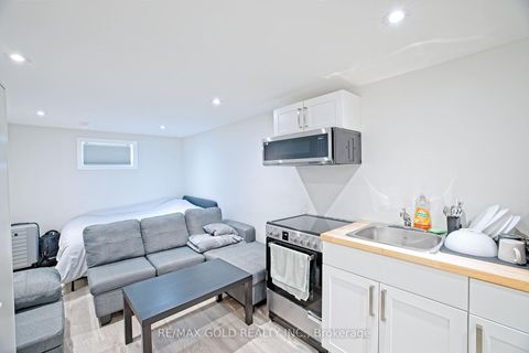 Photo 20 at 130 Duncanwoods Drive, Humber Summit, Toronto